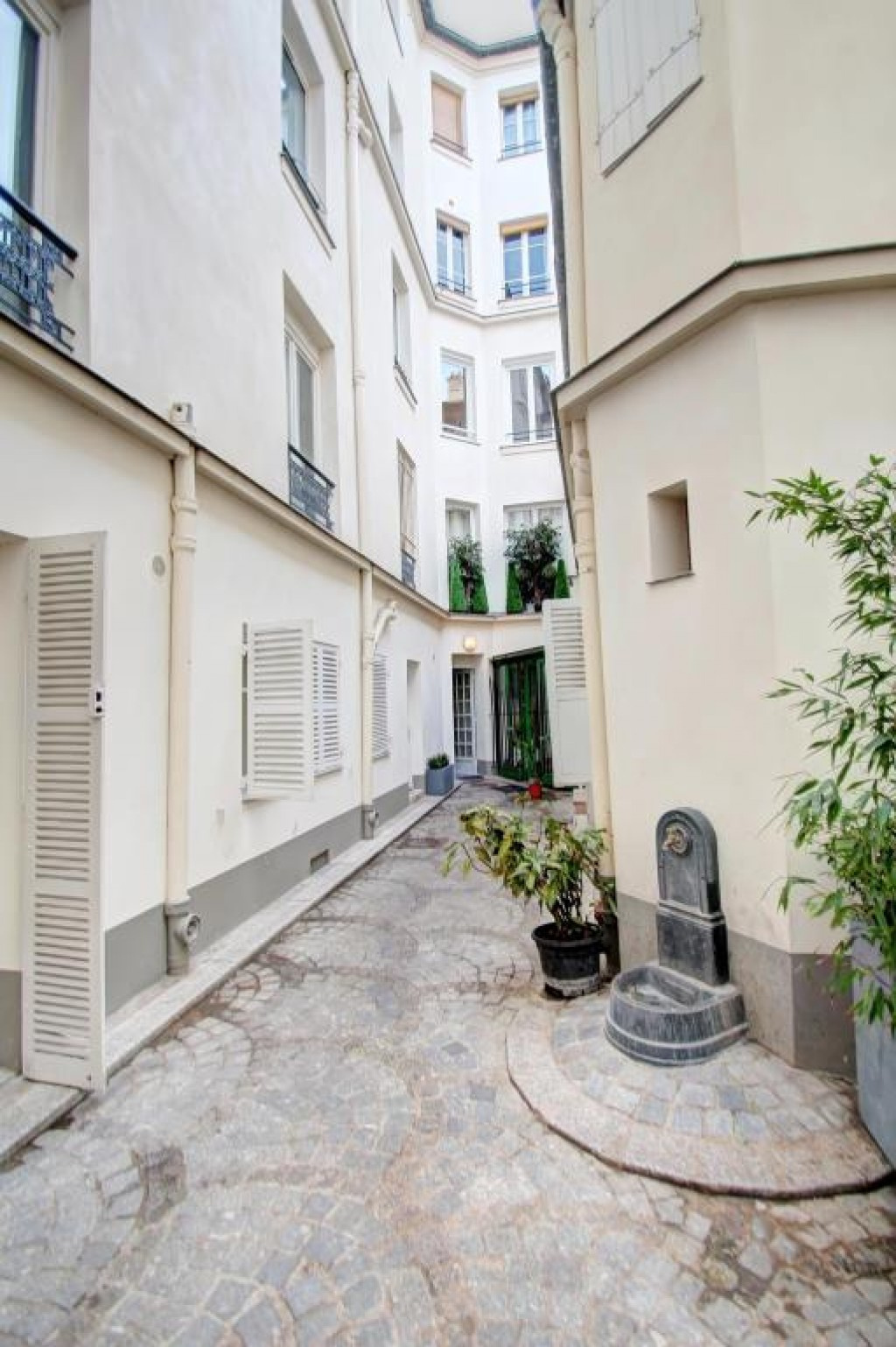 07-COUR